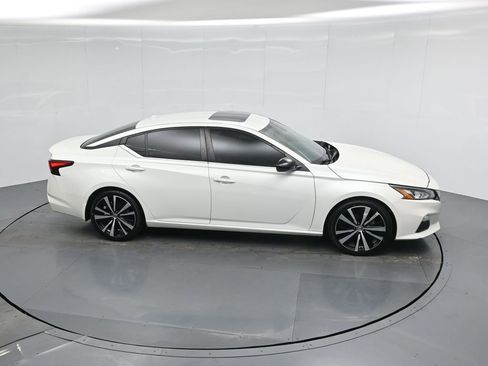 Used 2022 Nissan Altima 2.0 SR image 53
