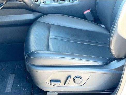 Certified 2025 Kia Sorento EX image 18