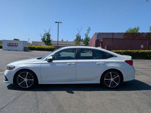 Used 2024 Honda Civic Touring image 9