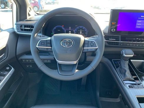 New 2026 Toyota Sienna XLE Woodland Edition AWD/4WD image 16
