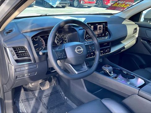 Used 2026 Nissan Rogue SV w/ SV Premium Package image 14