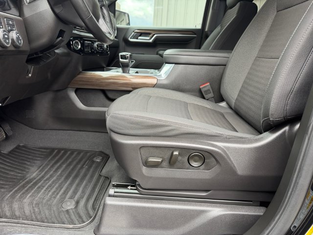 Used 2024 Chevrolet Silverado 1500 LT AWD/4WD image 25