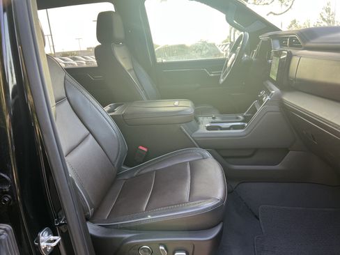 Used 2024 GMC Sierra 2500 Denali w/ Denali Reserve Package AWD/4WD image 27