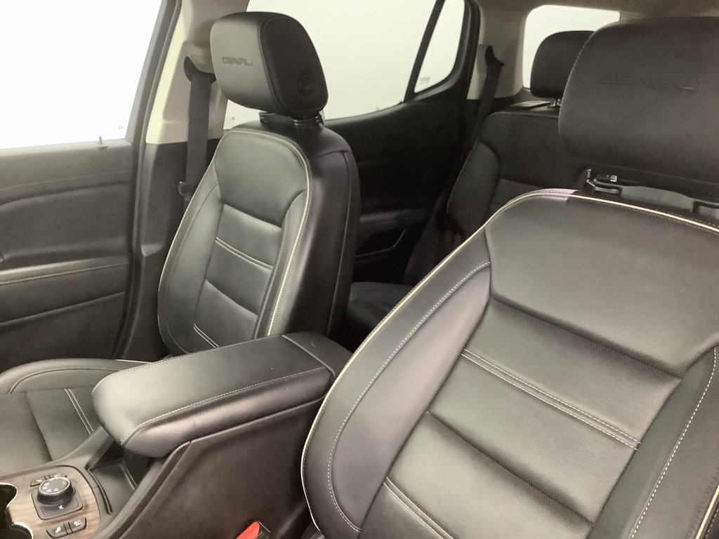 Used 2023 GMC Acadia Denali w/ Denali Technology Package AWD/4WD image 13