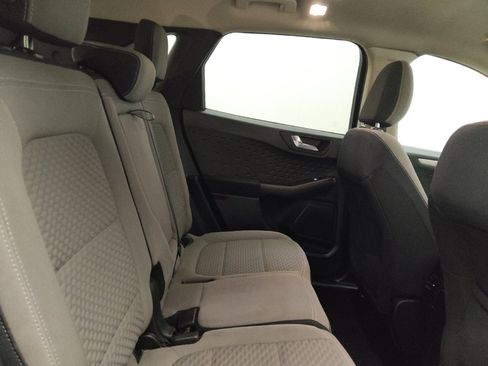 Used 2020 Ford Escape SE image 19