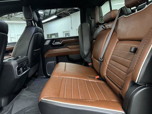 Used 2024 GMC Sierra 3500 Denali Ultimate image 28