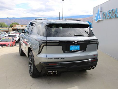Certified 2024 Chevrolet Traverse RS image 8