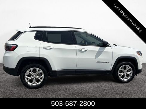 Certified 2024 Jeep Compass Latitude AWD/4WD image 6
