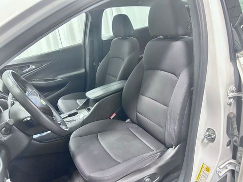 Used 2016 Chevrolet Malibu LT image 8