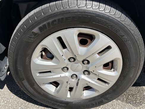 Used 2017 Dodge Journey SE image 12