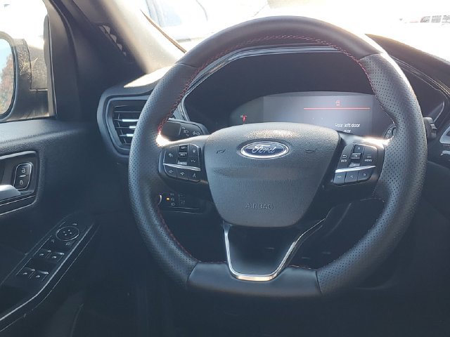Certified 2024 Ford Escape ST-Line w/ Tech Pack #1 AWD/4WD image 29
