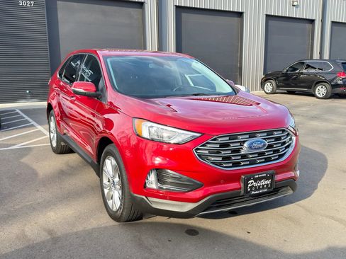 Used 2022 Ford Edge Titanium image 2