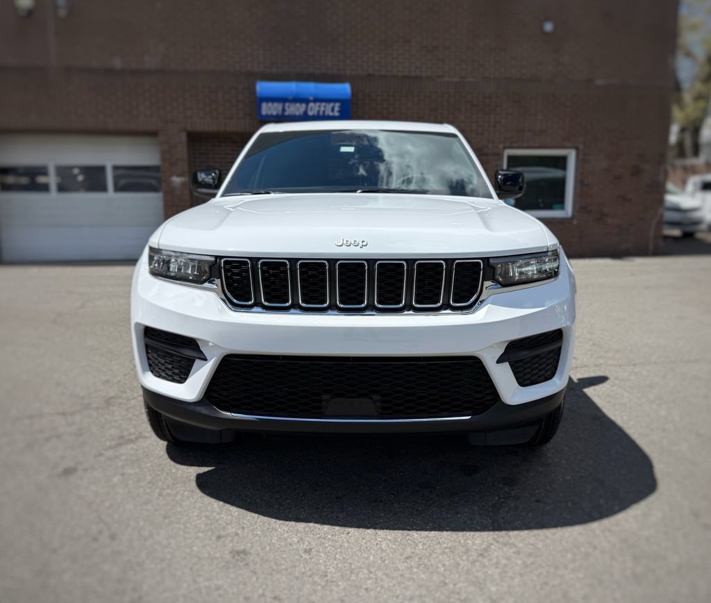 New 2026 Jeep Grand Cherokee Laredo X AWD/4WD image 2