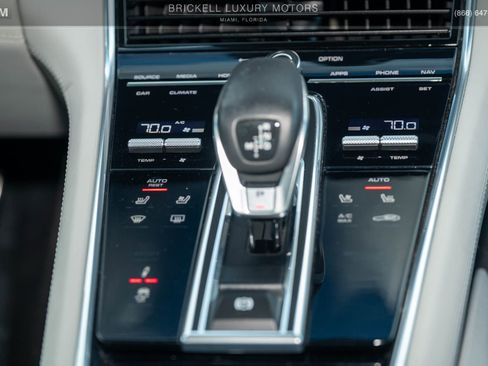 Used 2022 Porsche Panamera GTS image 25