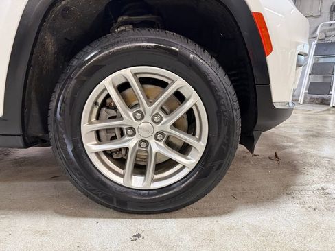 Used 2023 Jeep Grand Cherokee L Laredo w/ Luxury Tech Group I image 38