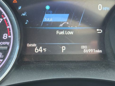 Used 2020 Toyota Camry XLE image 22