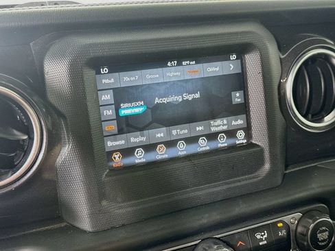 Used 2021 Jeep Wrangler Unlimited Sahara AWD/4WD image 29