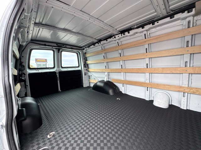 Used 2025 GMC Savana 2500 w/ Driver Convenience Package RWD image 17