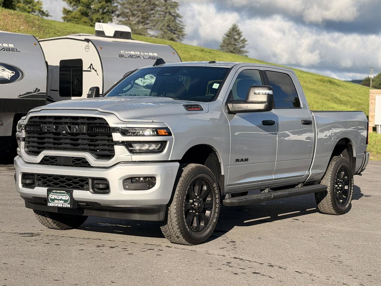 Used 2026 RAM 2500 Big Horn AWD/4WD image 3
