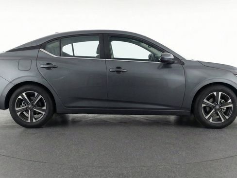 Used 2025 Nissan Sentra SV FWD image 11