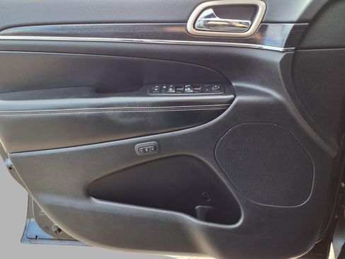 Used 2014 Jeep Grand Cherokee Limited image 19