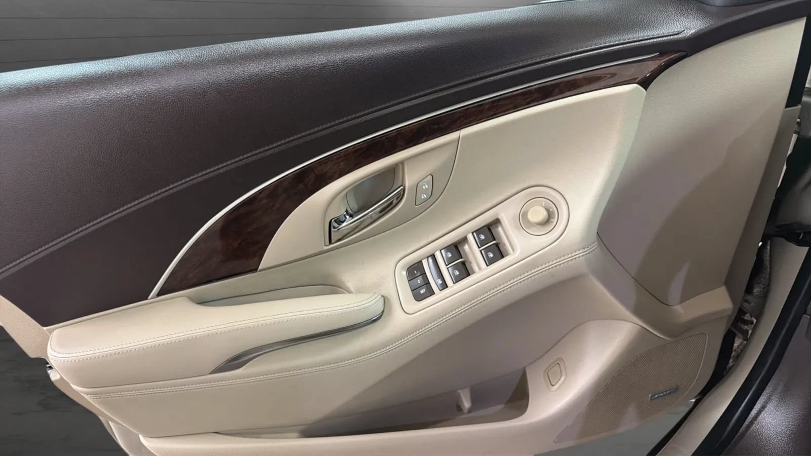 Used 2015 Buick LaCrosse Leather w/ Experience Buick Package FWD image 17