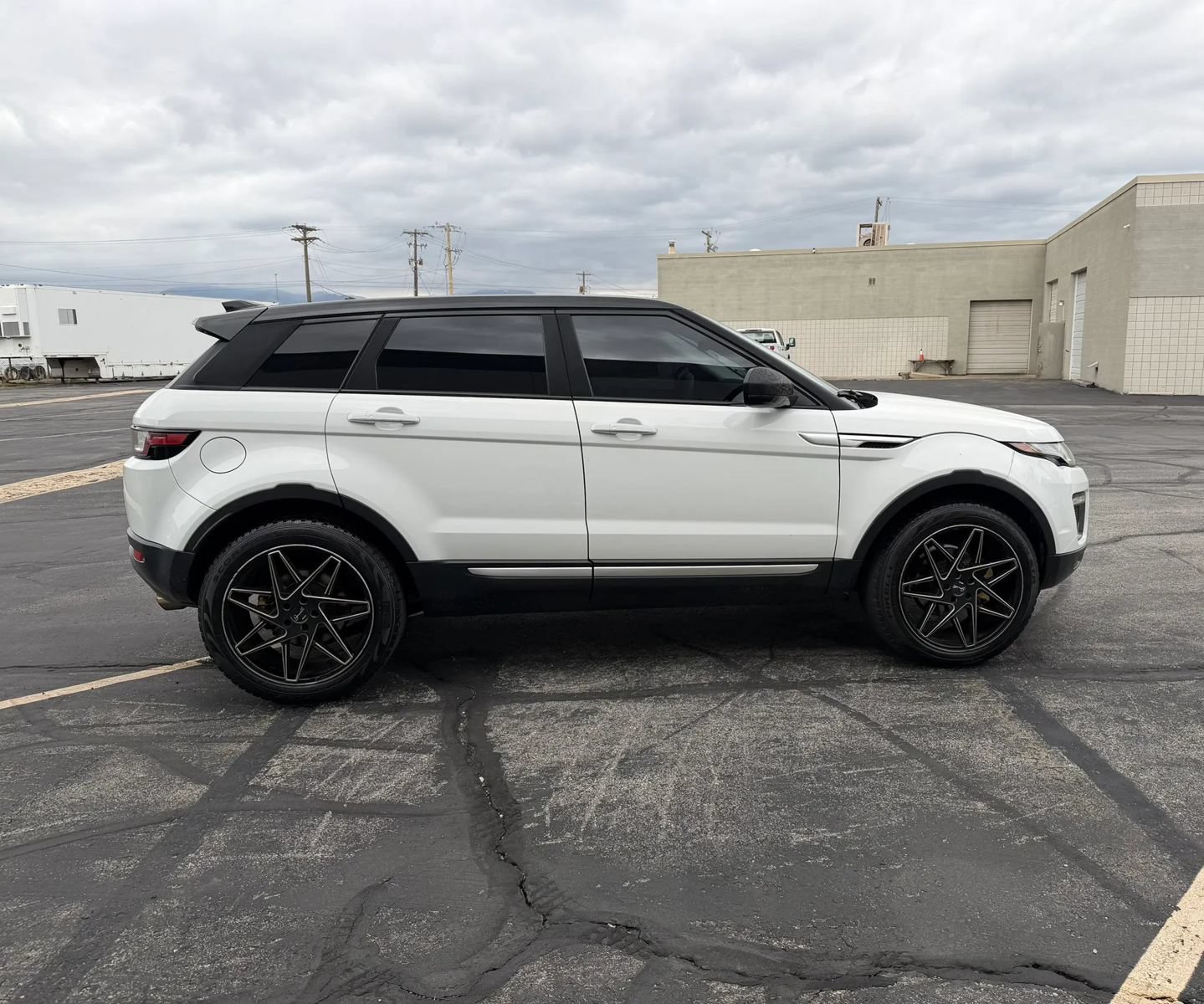 Used 2017 Land Rover Range Rover Evoque HSE AWD/4WD image 6