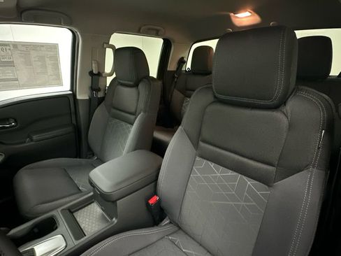 Used 2025 Nissan Frontier SV w/ SV Convenience Package image 9