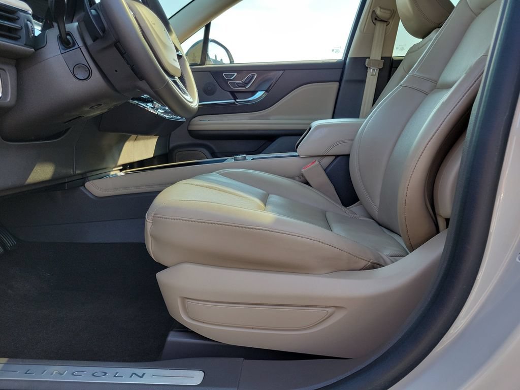Certified 2023 Lincoln Corsair AWD w/ Equipment Group 101A image 19