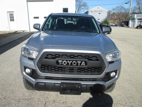 Used 2017 Toyota Tacoma SR5 w/ Tow Package image 6