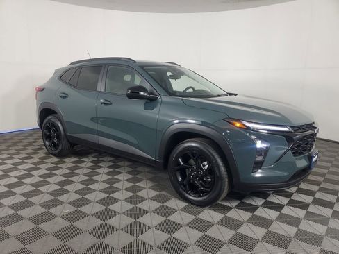 New 2026 Chevrolet Trax LT w/ Midnight Edition image 2