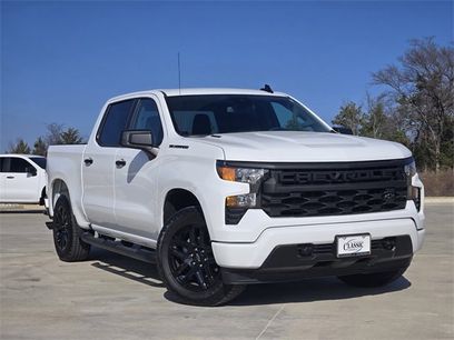 New 2025 Chevrolet Silverado 1500 Custom w/ Turbomax Blackout Package