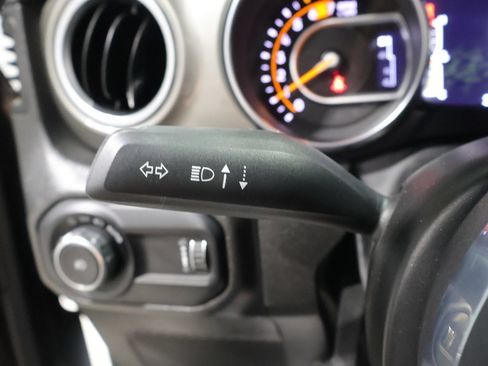 Used 2023 Jeep Wrangler Unlimited Sahara AWD/4WD image 33