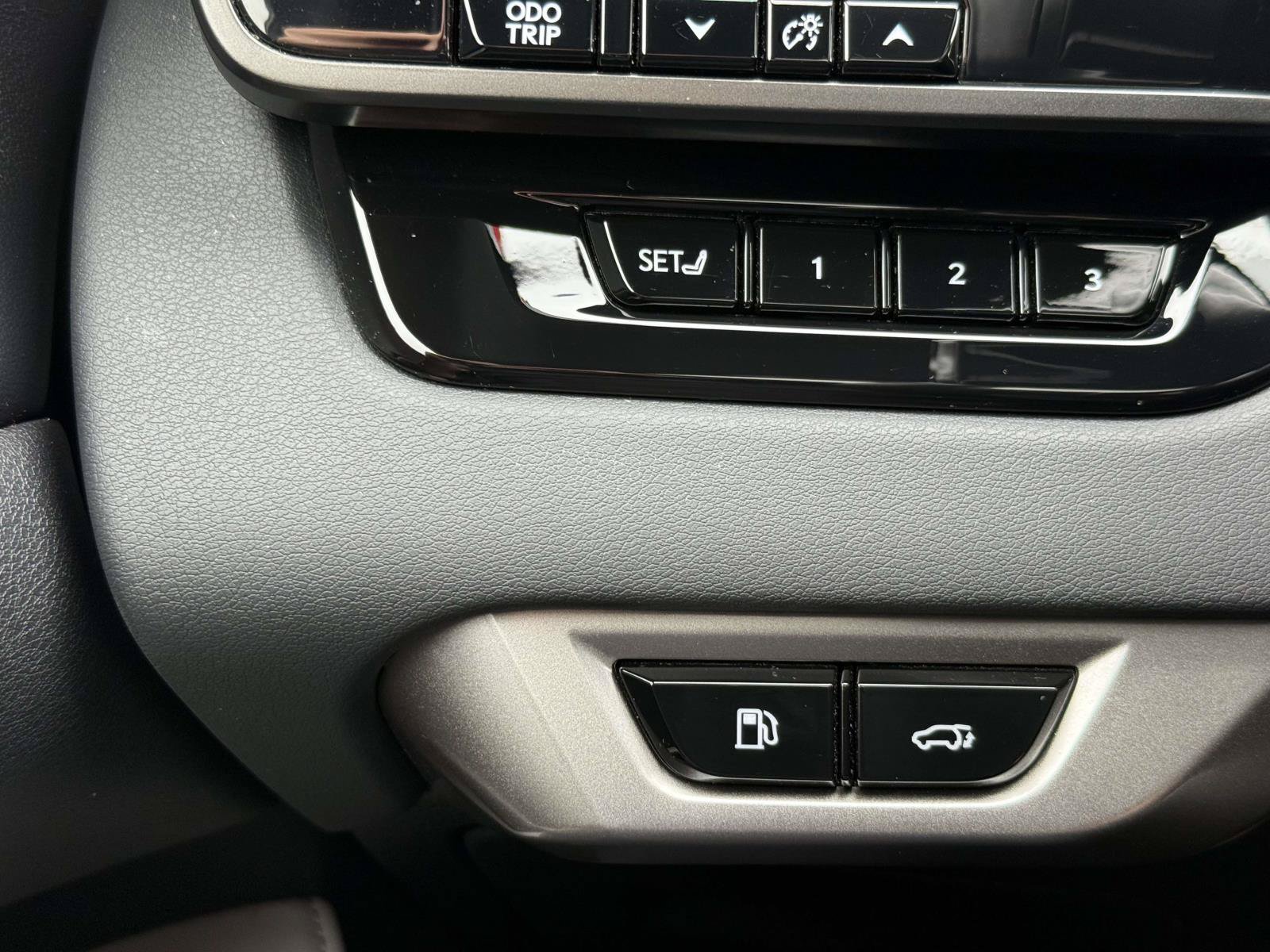 Used 2024 Lexus RX 350 Premium w/ Accessory Package (Z1) AWD/4WD image 22