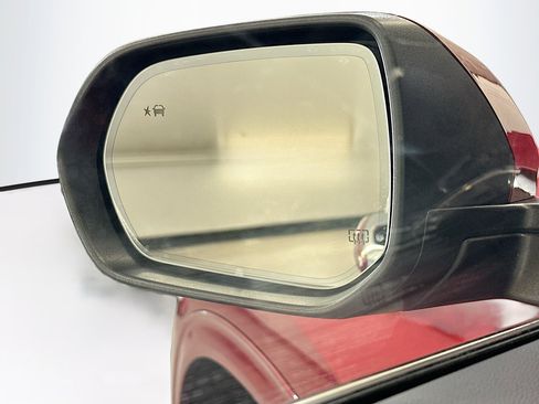 Used 2025 GMC Acadia Denali w/ Super Cruise Package image 16