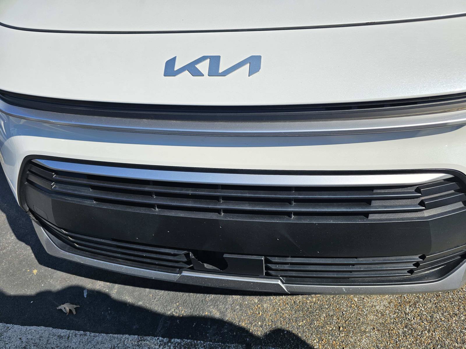 Used 2023 Kia Niro EX FWD image 3