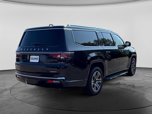 Used 2024 Jeep Wagoneer L Series II w/ Flexible Seating Group AWD/4WD image 10