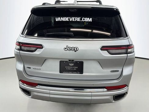 Used 2022 Jeep Grand Cherokee L Overland w/ Advanced Protech Group III AWD/4WD image 9