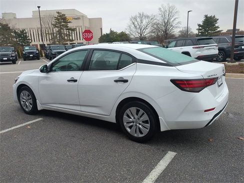 Used 2024 Nissan Sentra S image 6