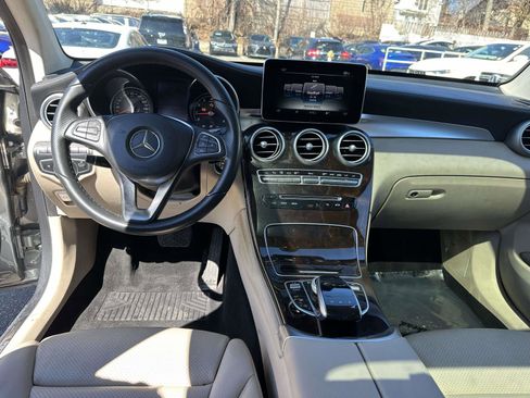 Used 2017 Mercedes-Benz GLC 300 GLC 300 w/ Premium 2 Package image 18