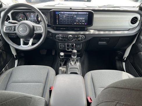 Used 2025 Jeep Wrangler Unlimited Sahara w/ Safety Group AWD/4WD image 22