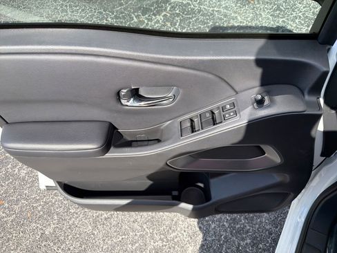Certified 2025 Nissan Frontier SV image 15