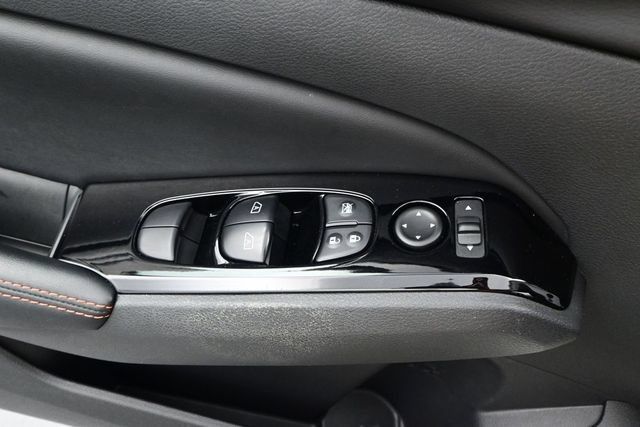 Used 2025 Nissan Altima 2.5 SR AWD/4WD image 9