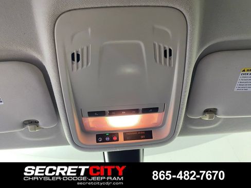 Used 2018 Chevrolet Cruze LT w/ Convenience Package FWD image 18