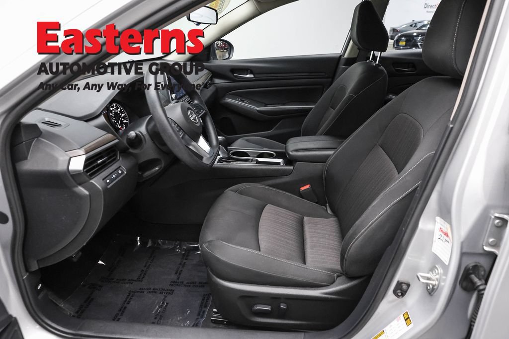 Used 2024 Nissan Altima 2.5 SV FWD image 15
