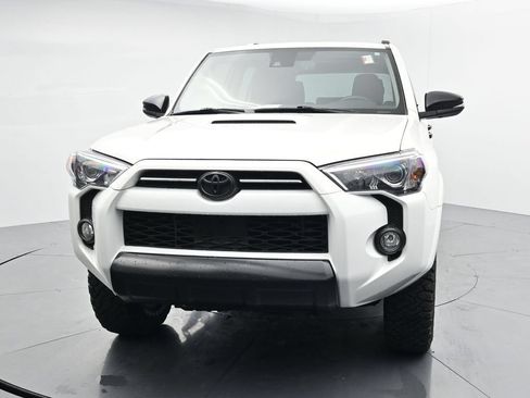 Used 2020 Toyota 4Runner Venture w/ Moonroof Package AWD/4WD image 3