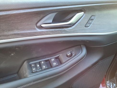 New 2025 Jeep Grand Cherokee L Limited image 16