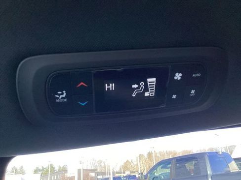 New 2026 Chrysler Pacifica Select image 20