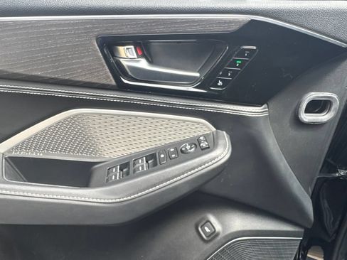 Used 2023 Acura MDX SH-AWD w/ Advance Package image 29