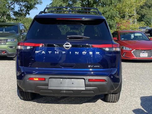 Used 2022 Nissan Pathfinder SV image 4